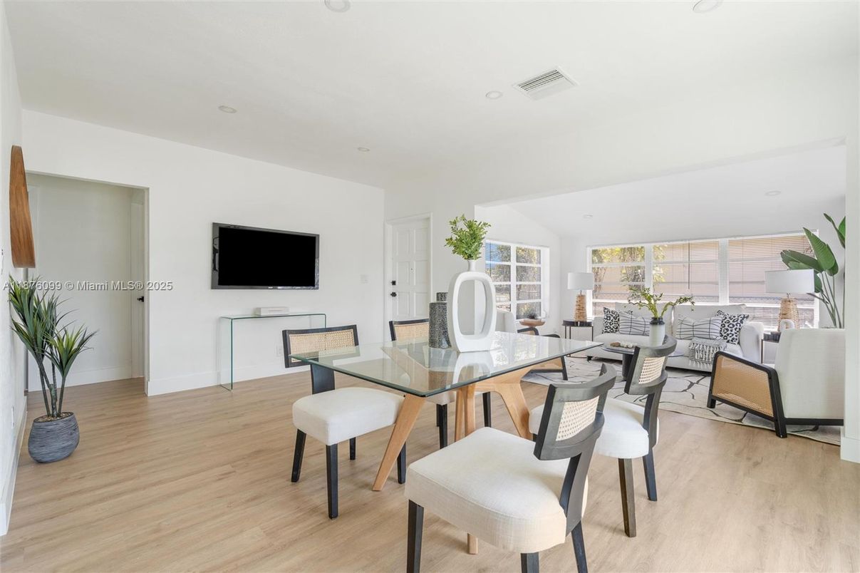 Dining room, Interior, Living room, Recessed Lighting, Wood Texture Flooring