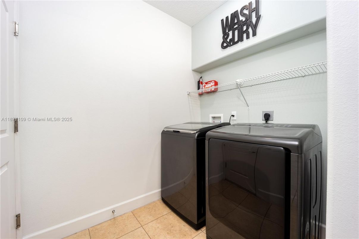 Interior, Washer