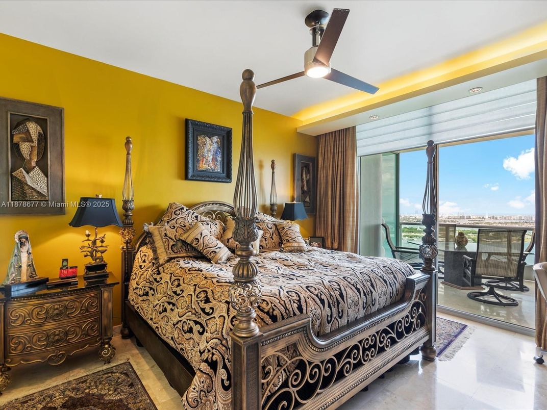 Bedroom, Interior, Recessed Lighting, Water