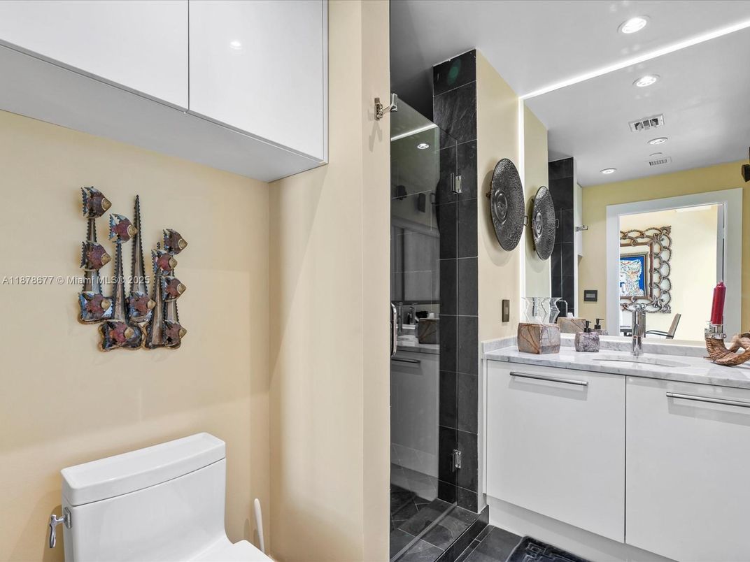 Bathroom, Interior, Recessed Lighting