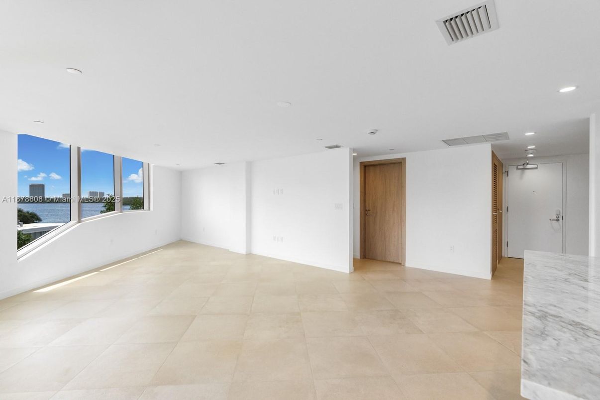 Empty room, Interior, Recessed Lighting, Water