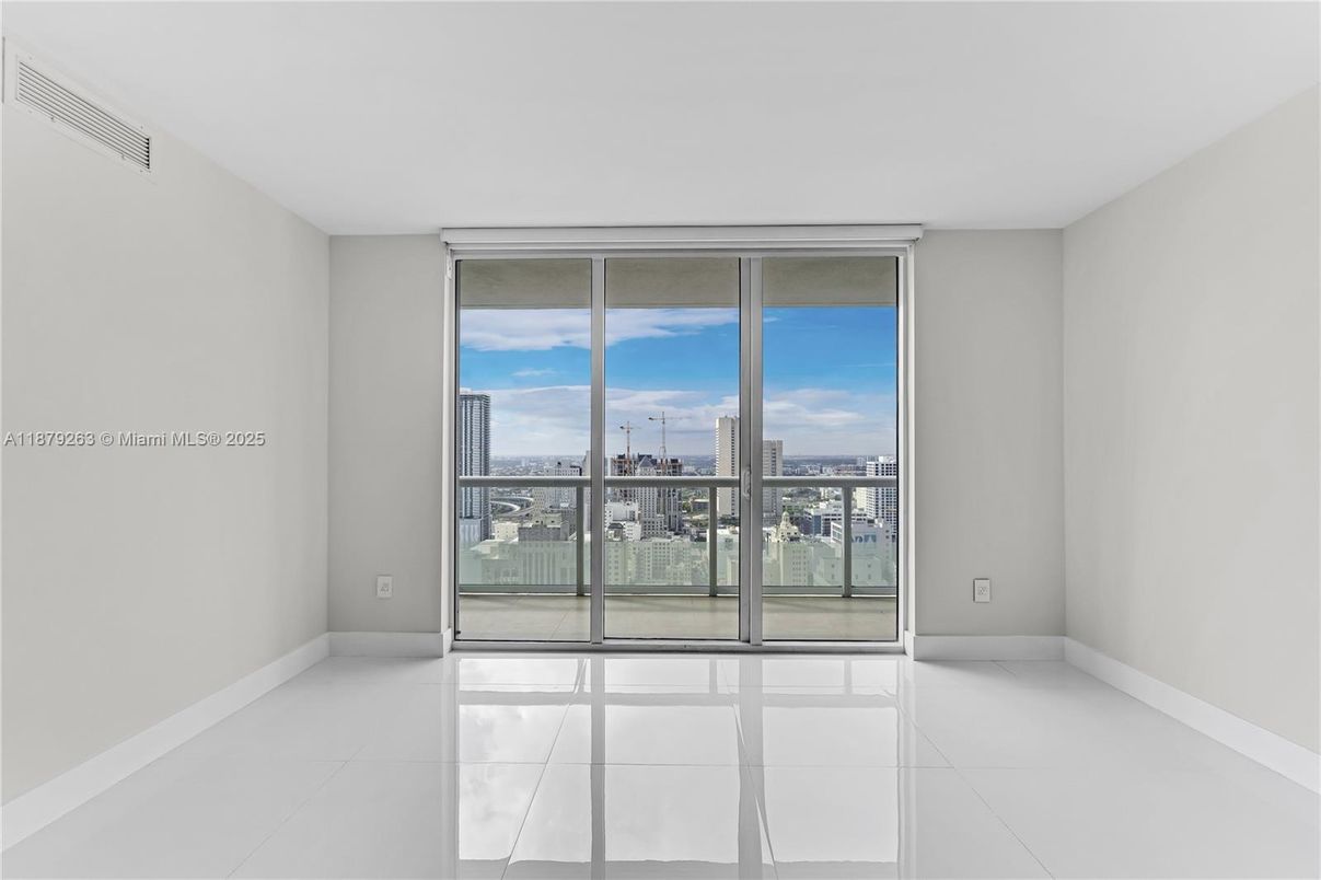 Empty room, Interior, Water