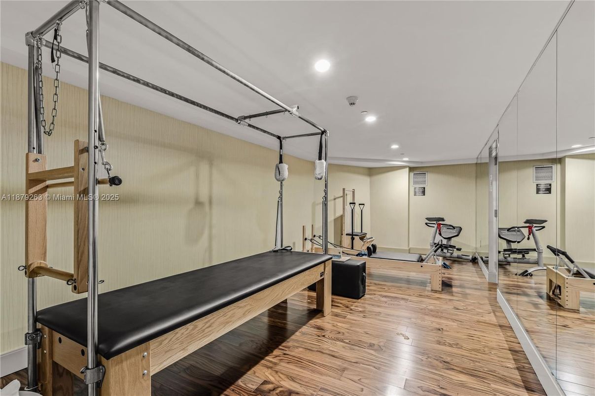 Fitness Equipment, Interior, Recessed Lighting, Wood Texture Flooring