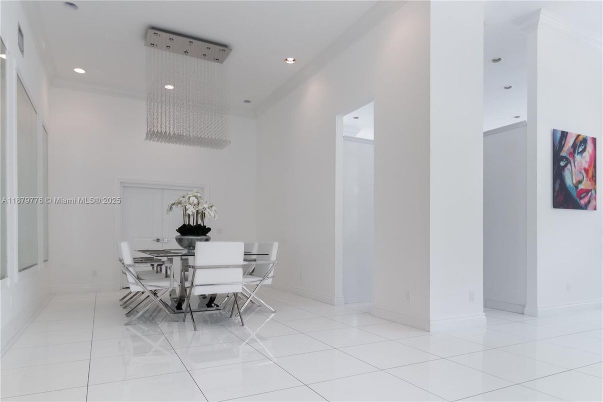 Dining room, Interior, Recessed Lighting