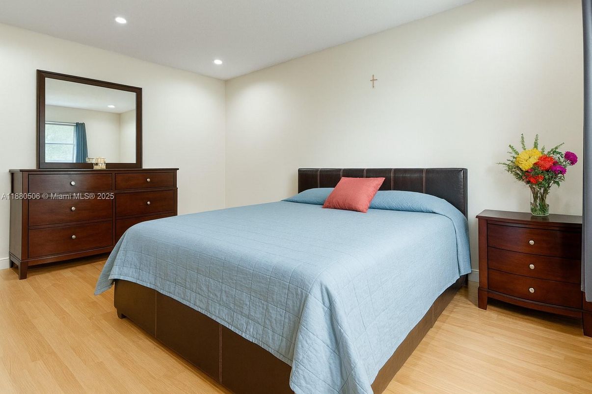 Bedroom, Interior, Recessed Lighting, Wood Texture Flooring