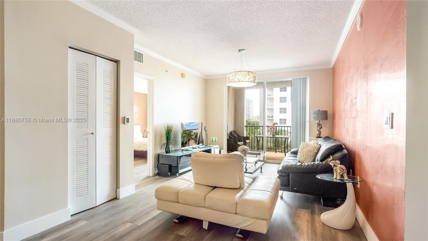 Interior, Living room, Pendant Lights, Wood Texture Flooring