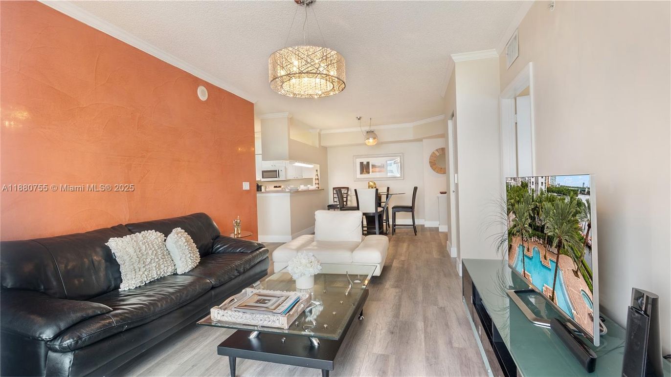 Dining room, Interior, Kitchen, Living room, Pendant Lights, Wood Texture Flooring