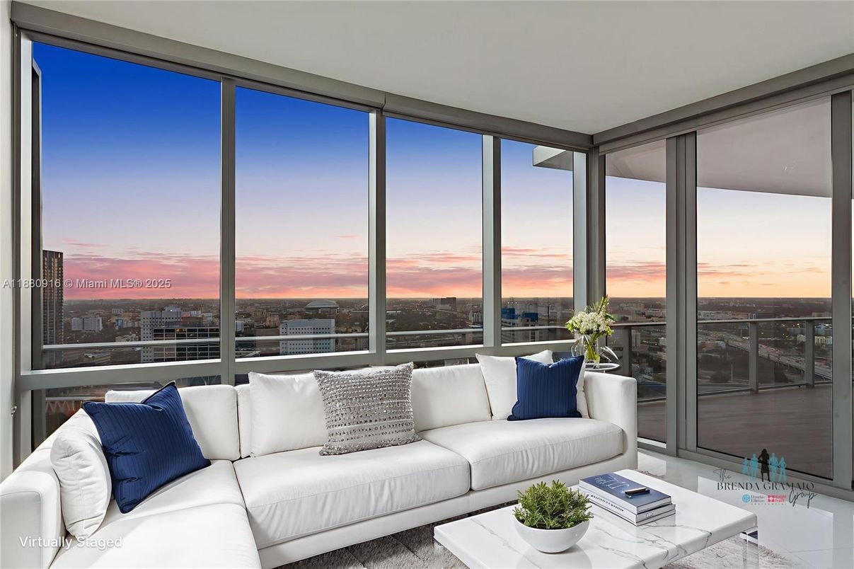 Interior, Living room, Sun Room, Water