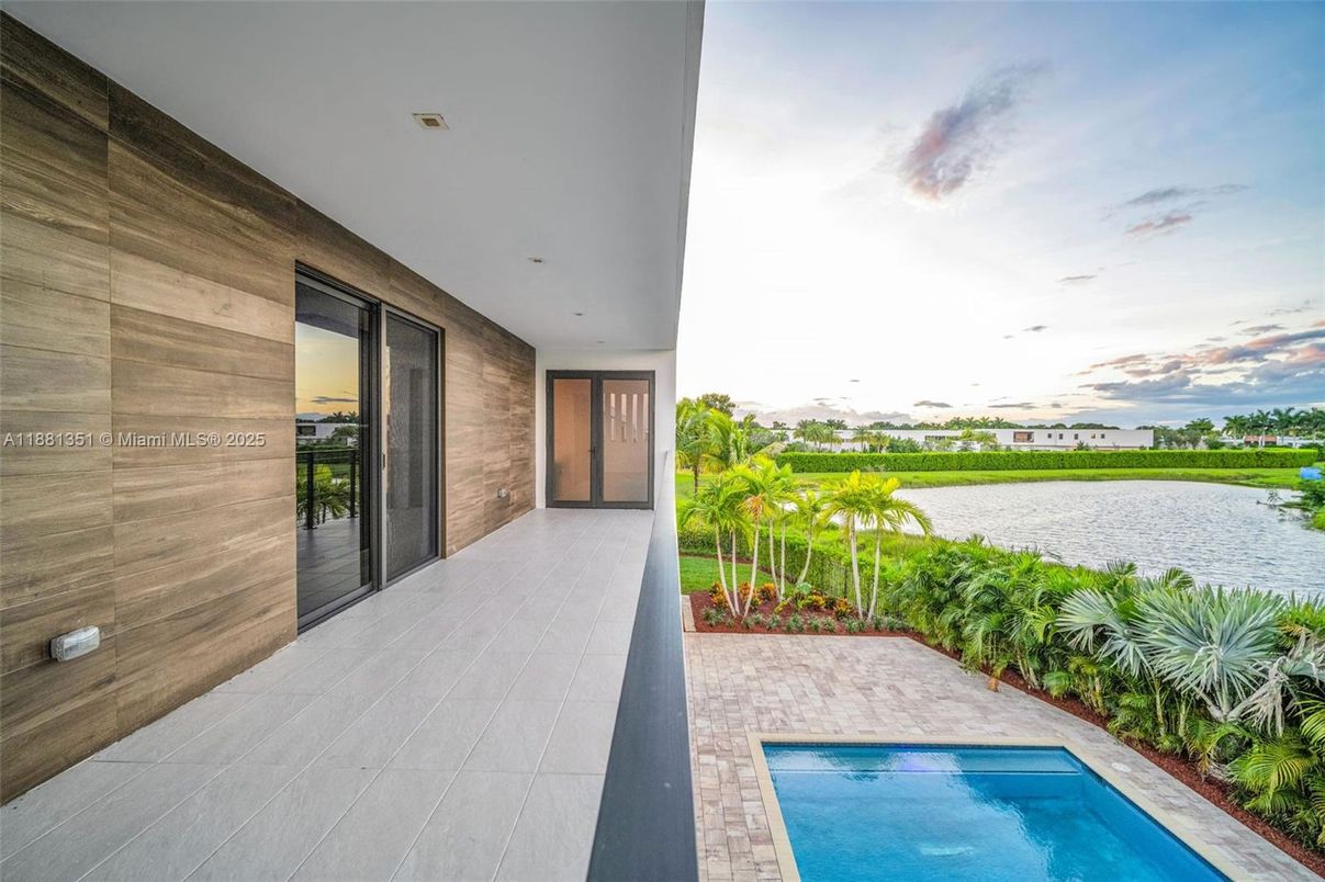 Exterior, Pool, Water