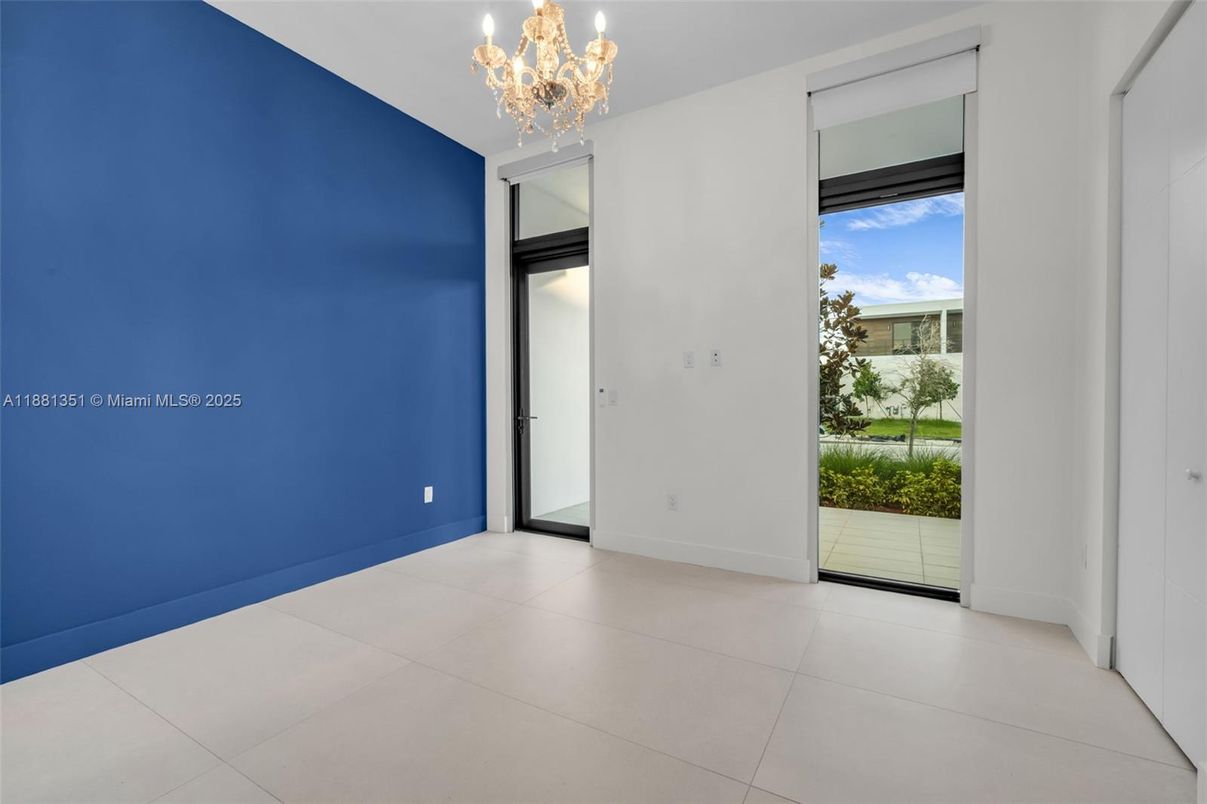 Chandelier, Empty room, Interior