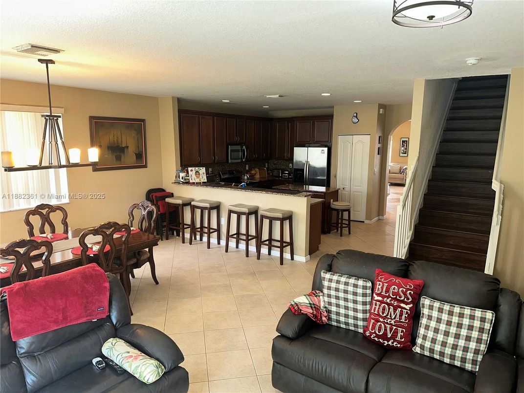 Dining room, Interior, Kitchen, Living room, Pendant Lights, Recessed Lighting, Stainless Steel Appliances
