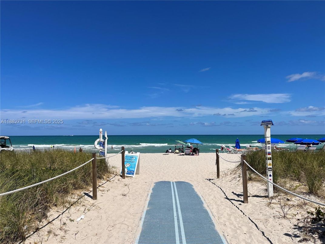 Exterior, Pool, Water