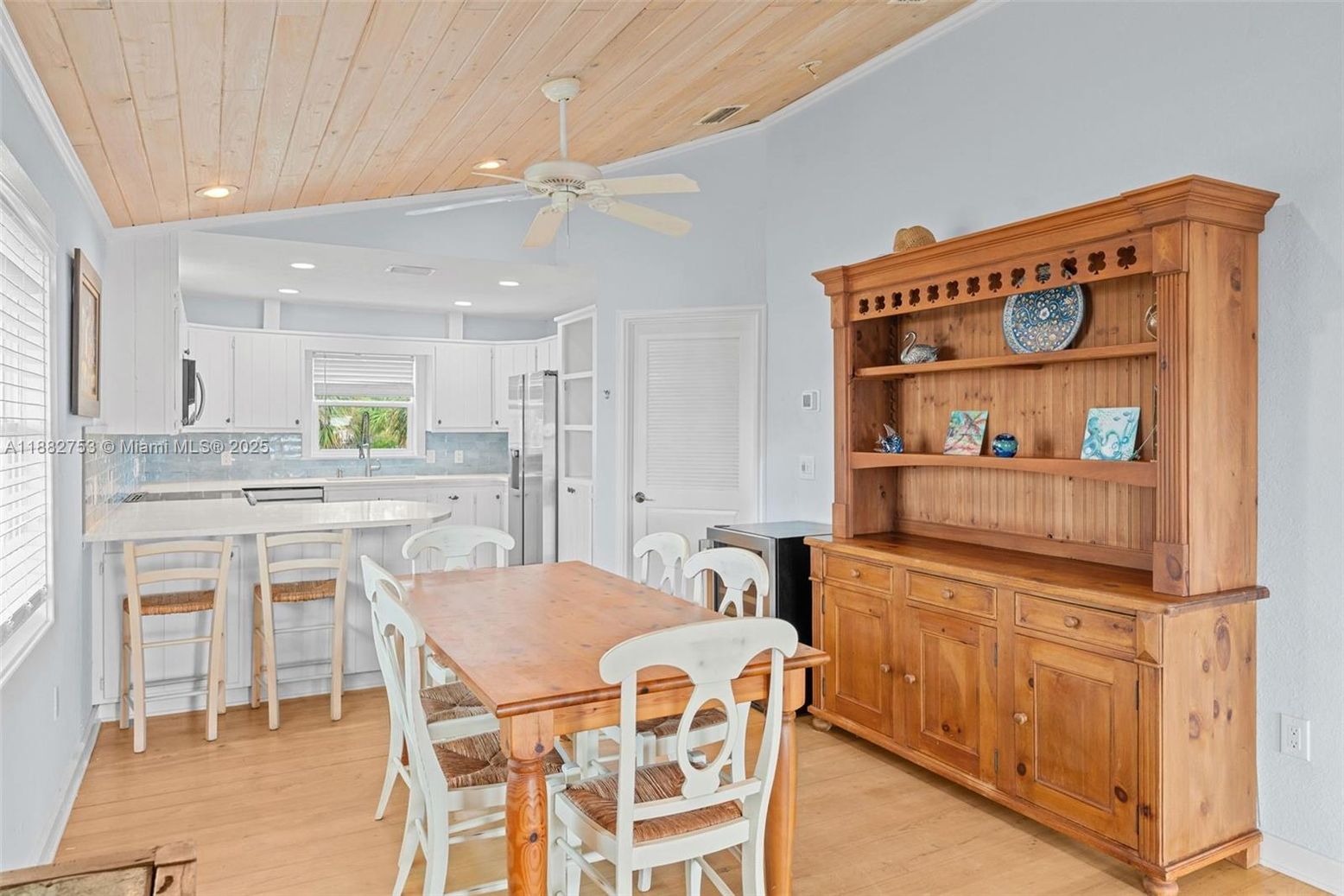 Dining room, Interior, Kitchen, Recessed Lighting, Wooden Ceilings, Wood Texture Flooring