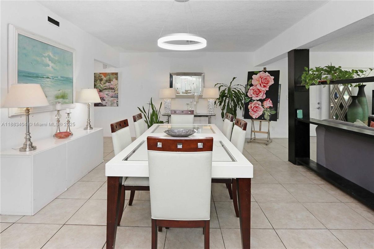Dining room, Interior, Pendant Lights