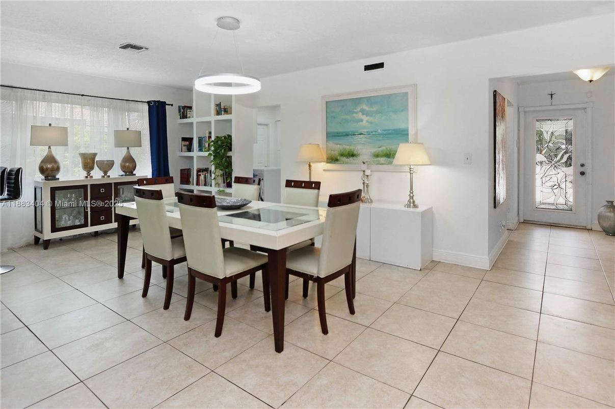 Dining room, Interior, Pendant Lights