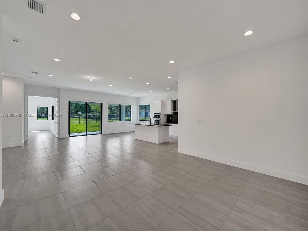 Empty room, Interior, Kitchen, Recessed Lighting