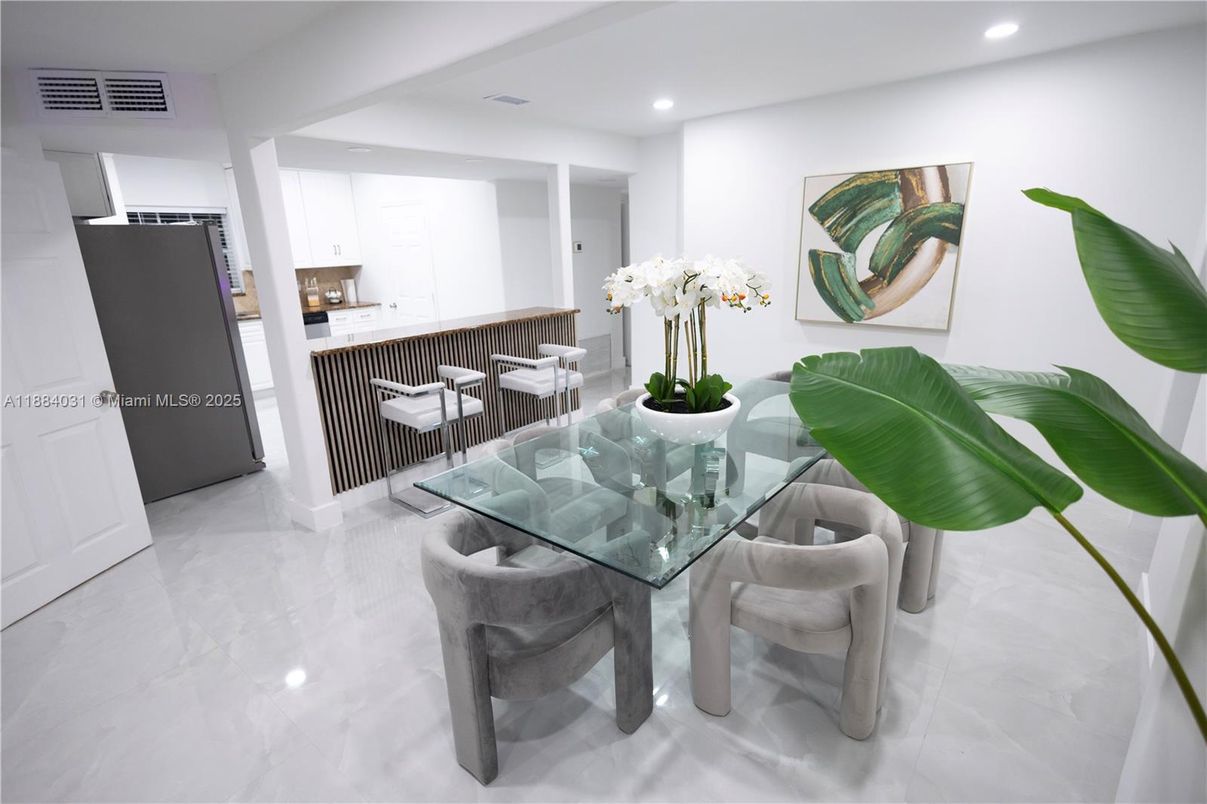 Dining room, Interior, Kitchen, Marble, Recessed Lighting