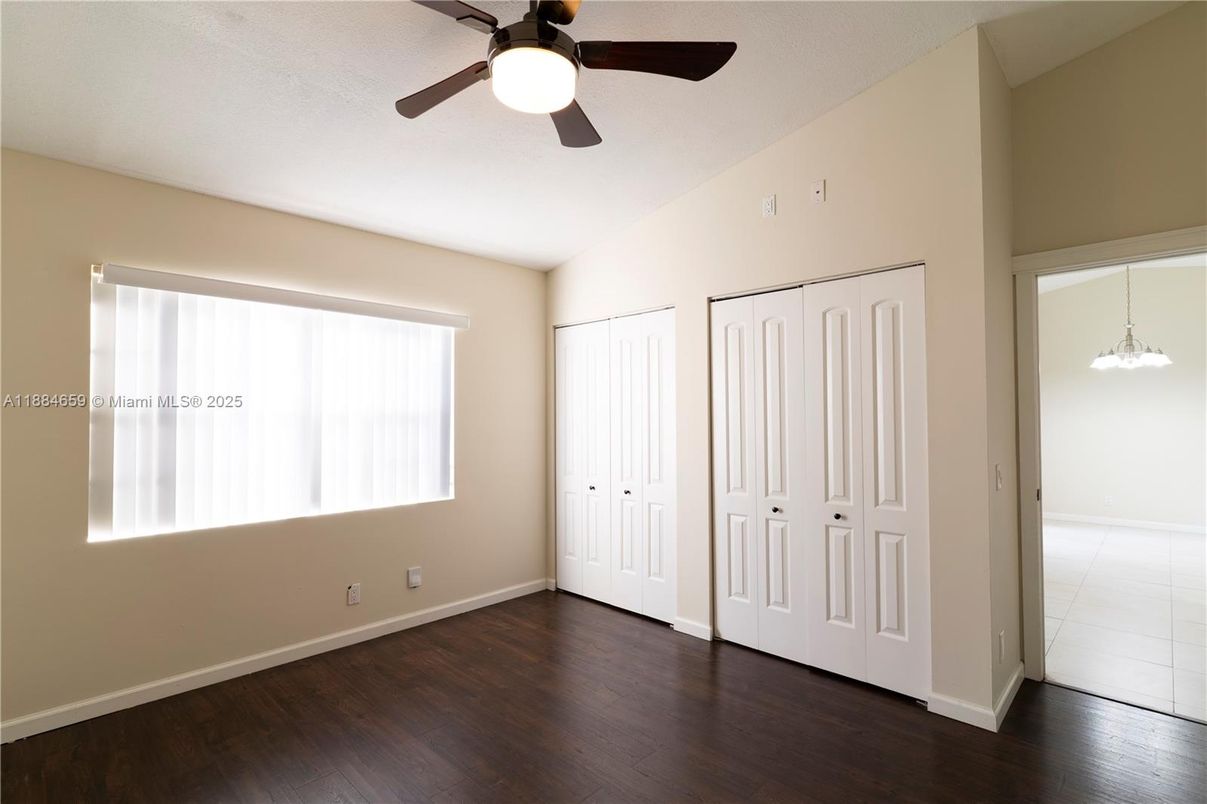 Empty room, Interior, Pendant Lights, Wood Texture Flooring