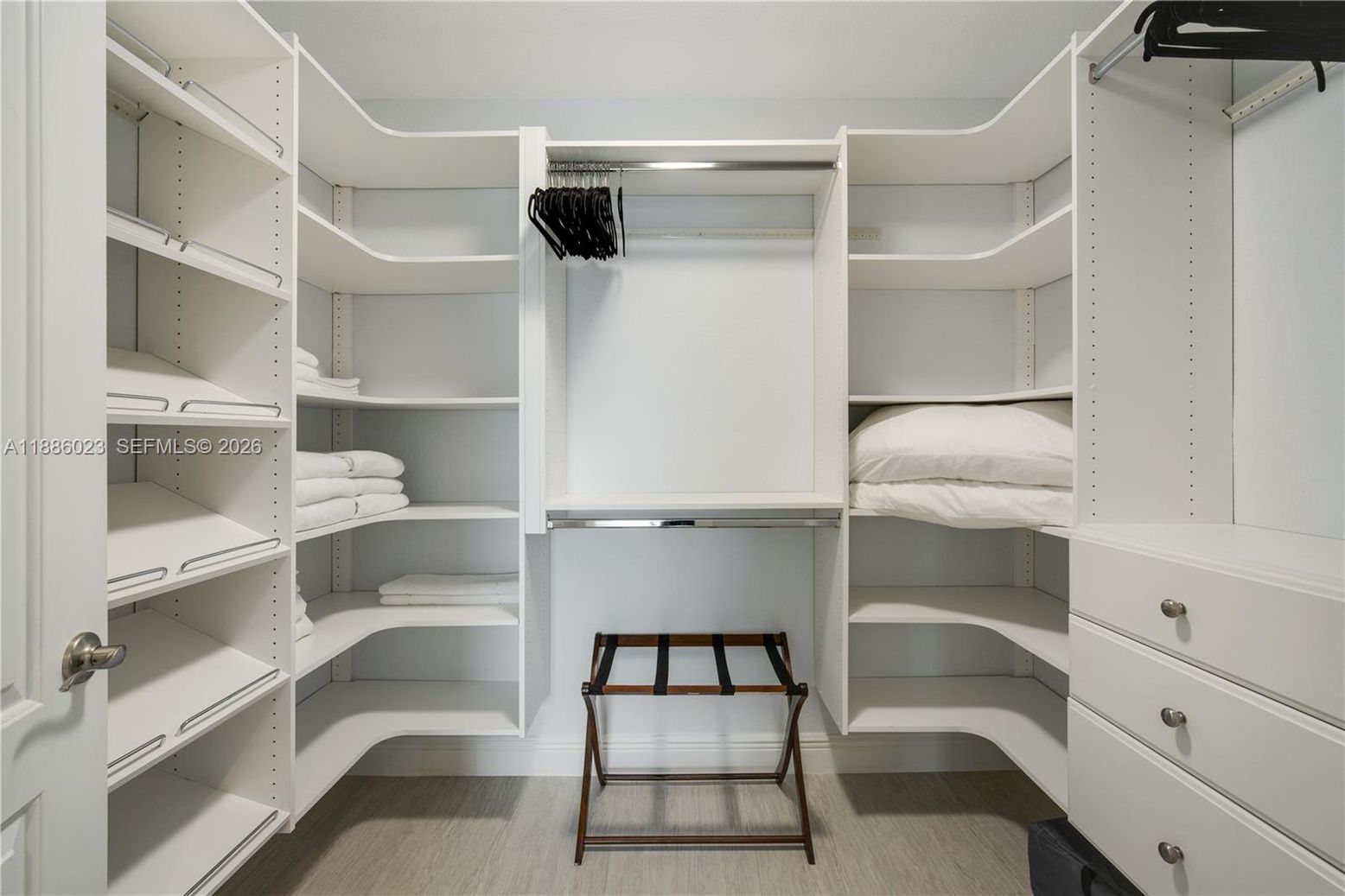 Interior, Walk-in Closets, Wood Texture Flooring