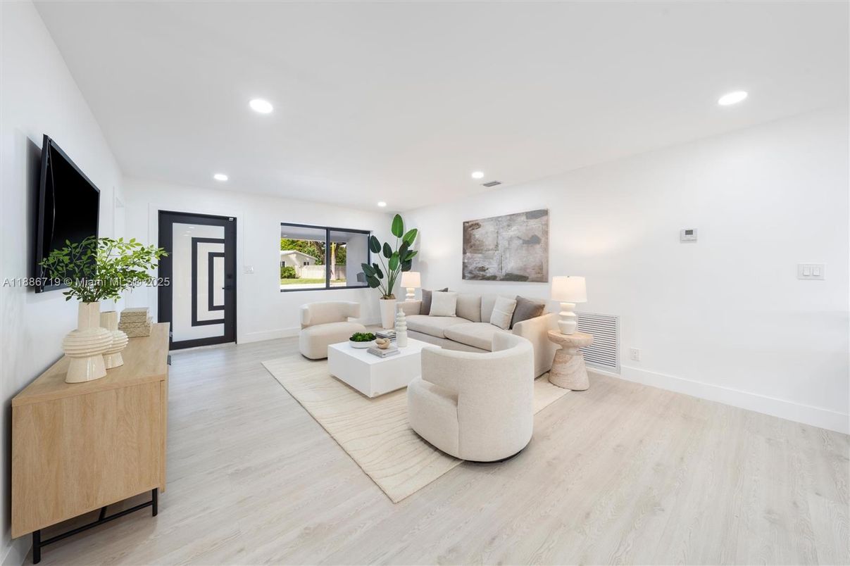 Interior, Living room, Recessed Lighting, Wood Texture Flooring