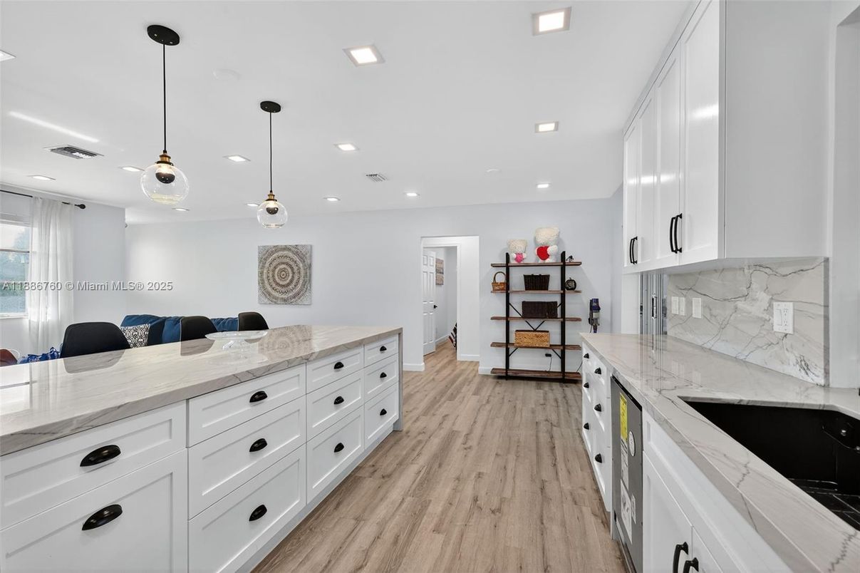 Interior, Kitchen, Pendant Lights, Recessed Lighting, Wood Texture Flooring