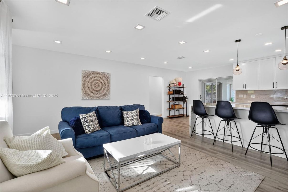 Interior, Living room, Pendant Lights, Recessed Lighting, Wood Texture Flooring