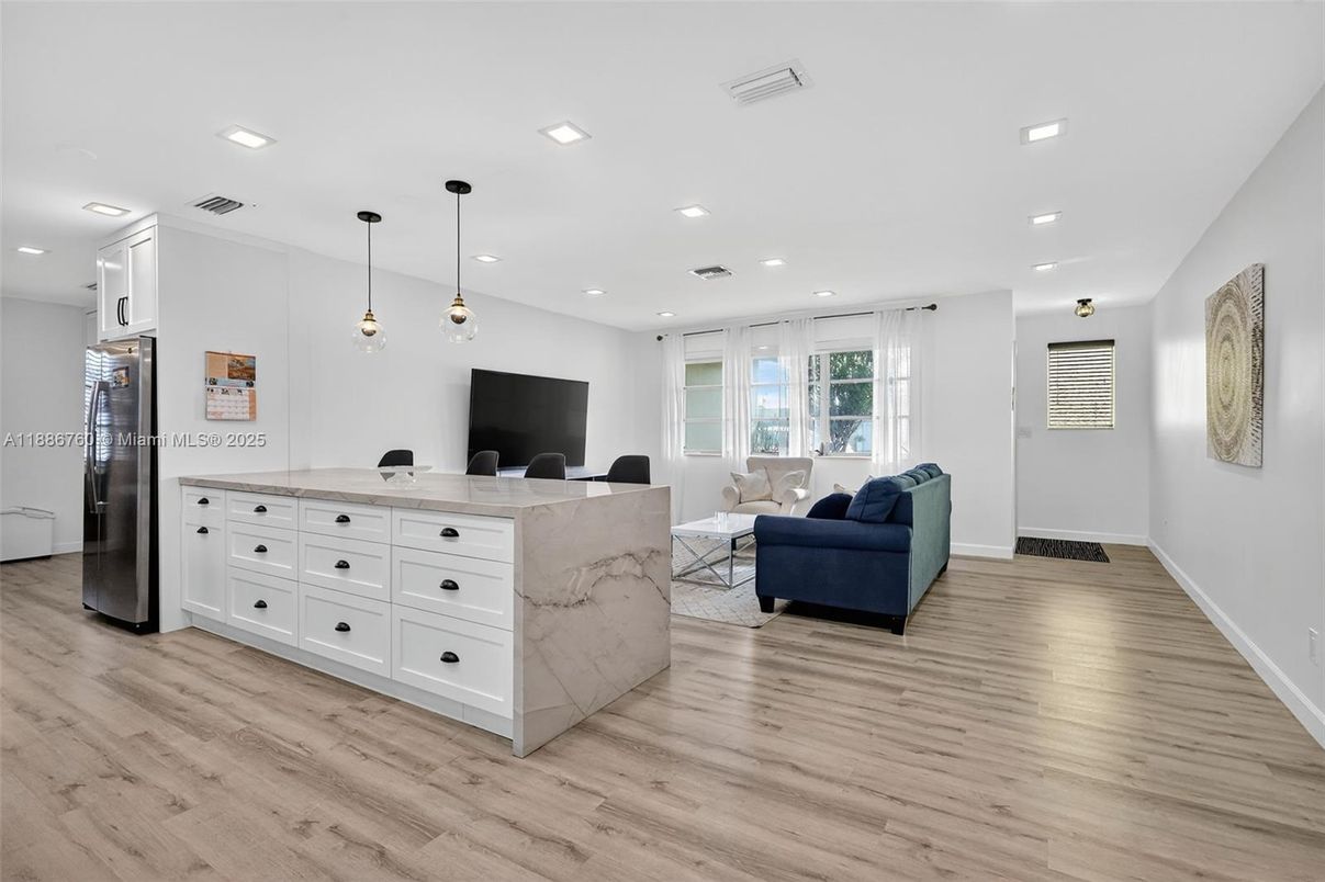 Interior, Kitchen, Living room, Pendant Lights, Recessed Lighting, Wood Texture Flooring