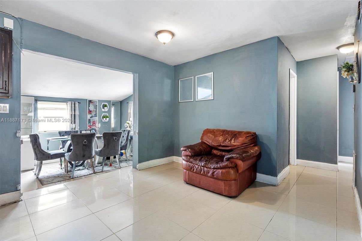 Dining room, Interior