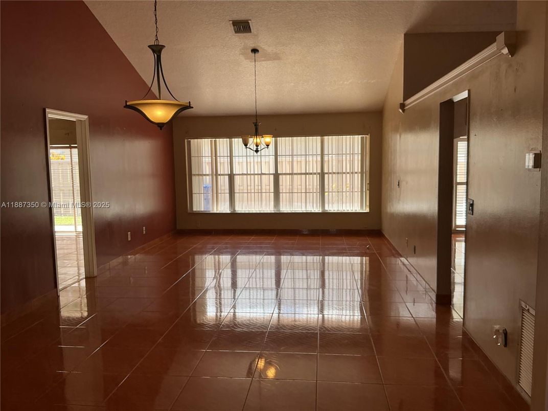Chandelier, Empty room, Interior, Pendant Lights