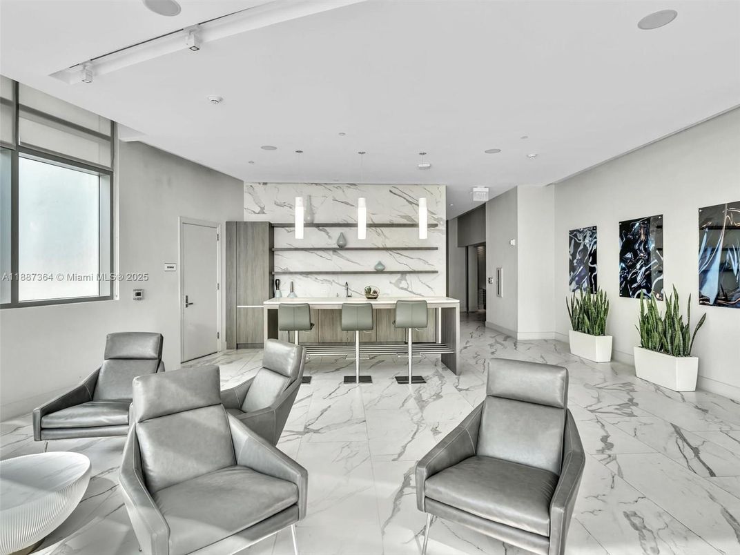 Interior, Kitchen, Living room, Marble, Marble Walls, Pendant Lights, Recessed Lighting