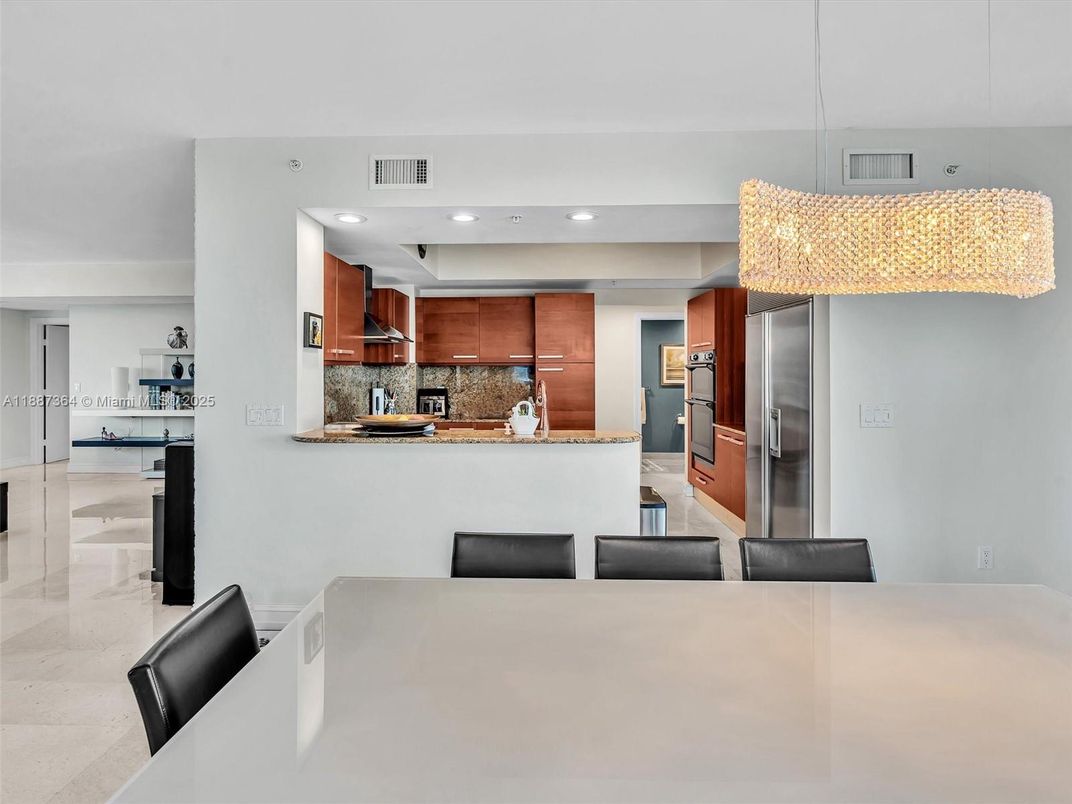 Chandelier, Dining room, Interior, Kitchen, Recessed Lighting, Stainless Steel Appliances