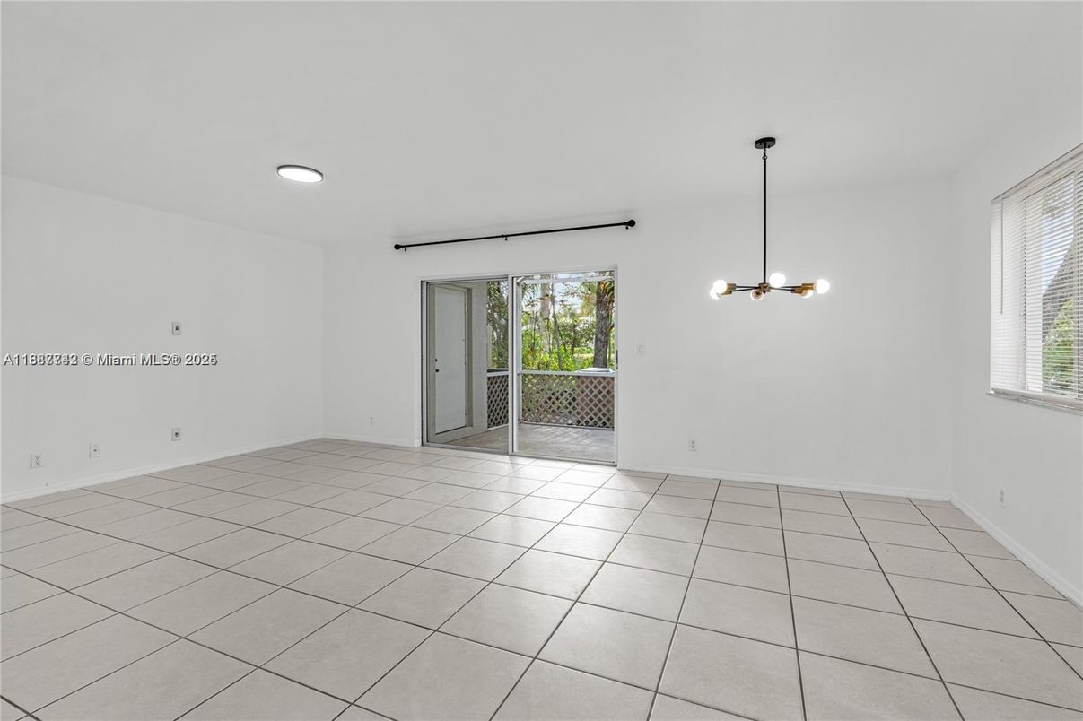 Empty room, Interior, Pendant Lights, Recessed Lighting