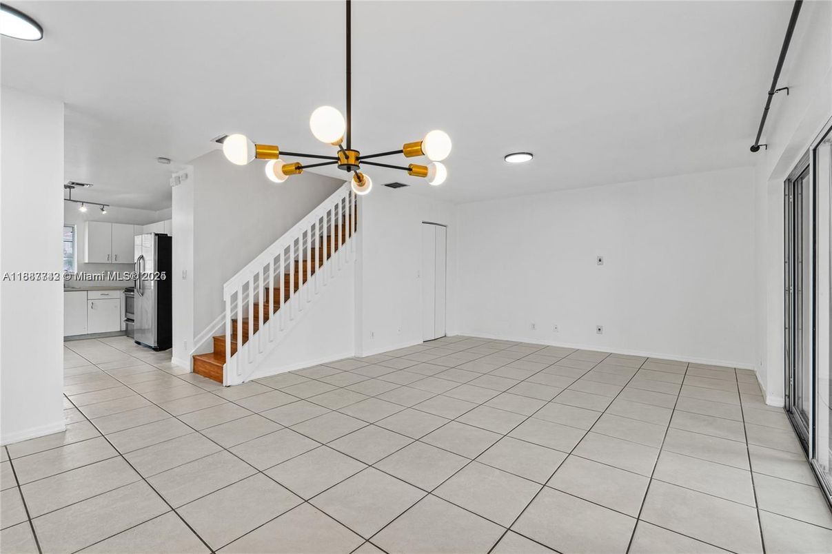 Empty room, Interior, Pendant Lights, Recessed Lighting