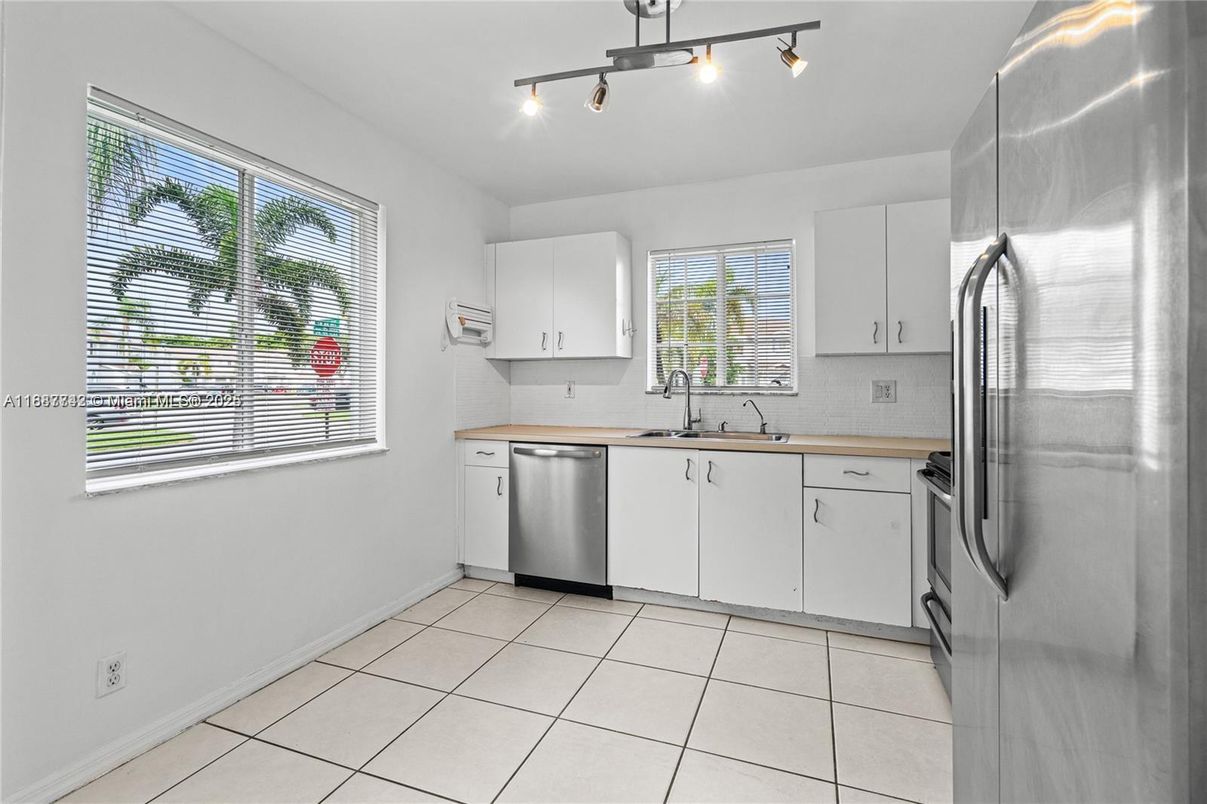 Interior, Kitchen, Stainless Steel Appliances