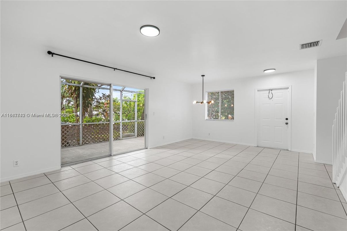 Empty room, Interior, Pendant Lights, Recessed Lighting