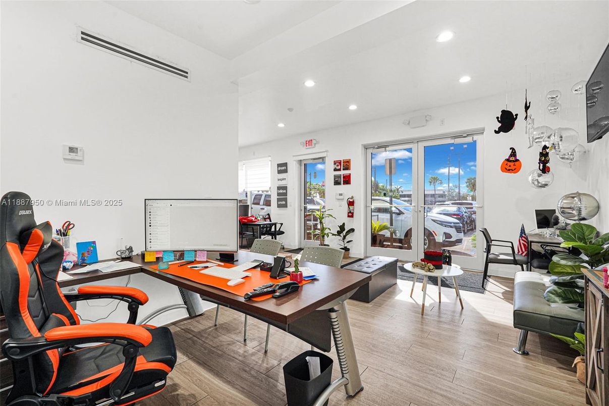 Home Office, Interior, Recessed Lighting, Wood Texture Flooring