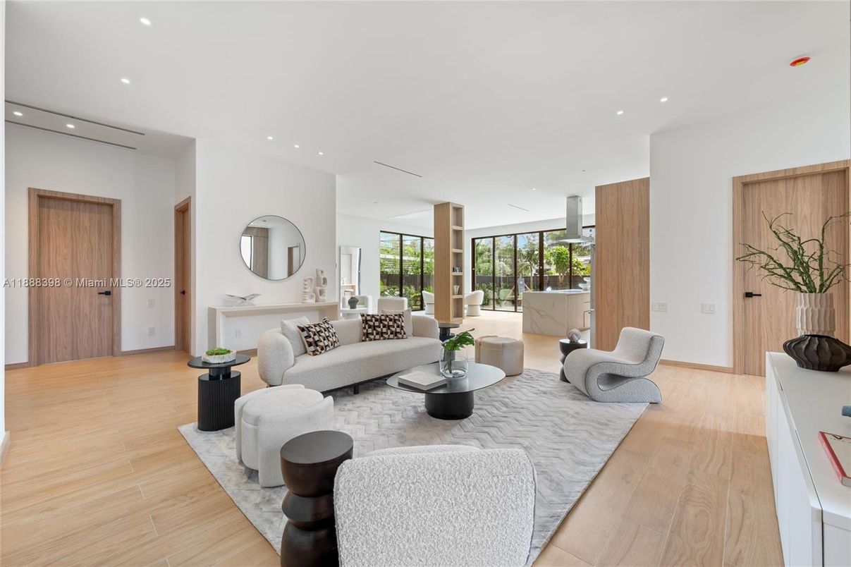 Interior, Living room, Recessed Lighting, Wood Texture Flooring