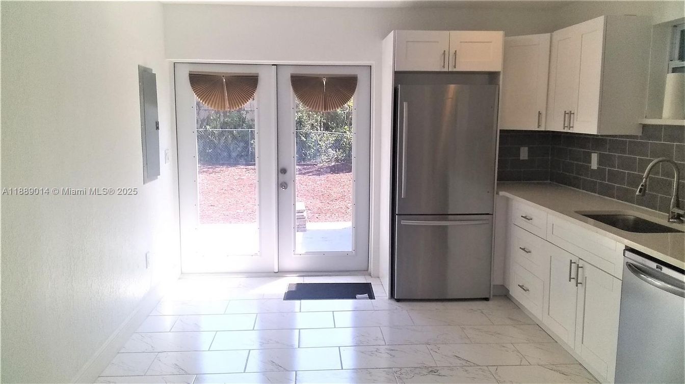 Interior, Kitchen, Marble, Stainless Steel Appliances