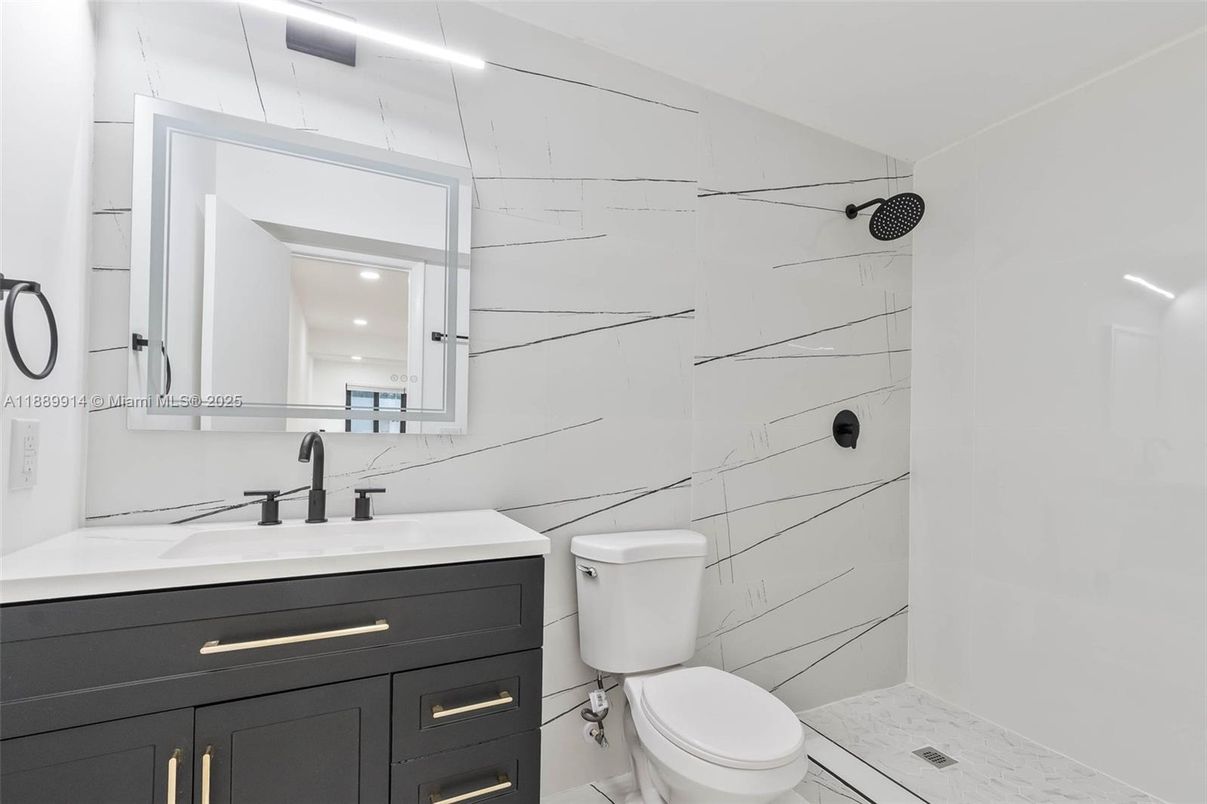 Bathroom, Interior, Marble, Marble Walls