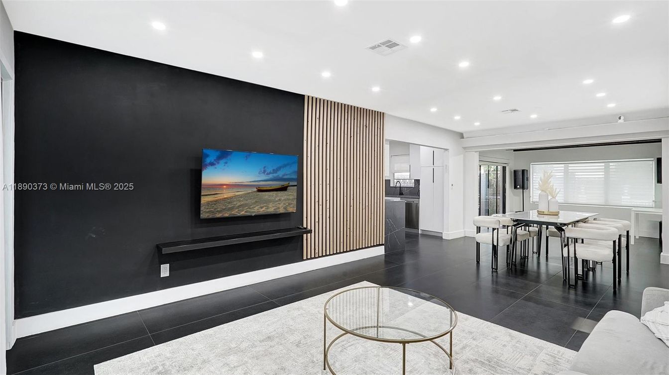 Dining room, Interior, Recessed Lighting