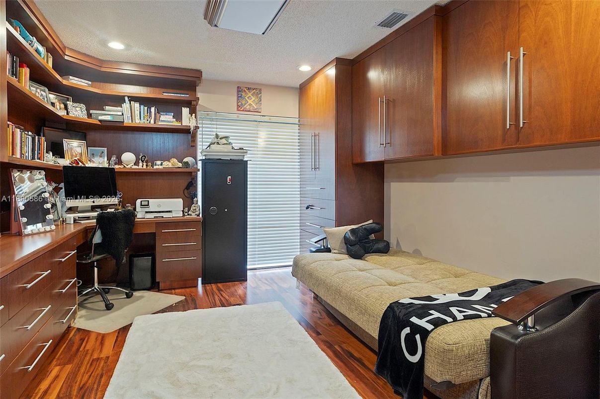 Home Office, Interior, Recessed Lighting, Wood Texture Flooring