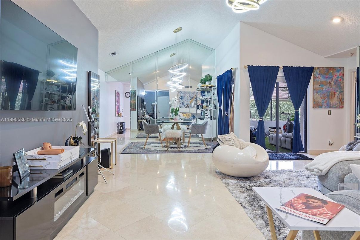 Dining room, Interior, Pendant Lights, Recessed Lighting