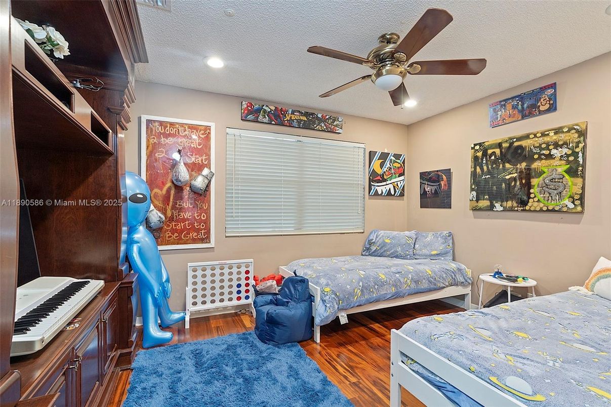 Bedroom, Interior, Piano, Recessed Lighting, Wood Texture Flooring