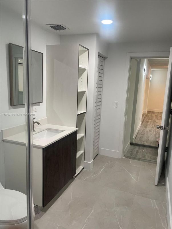 Bathroom, Interior, Marble, Recessed Lighting