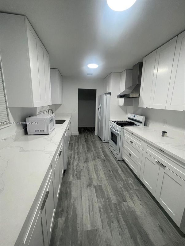 Interior, Kitchen, Stainless Steel Appliances, Wood Texture Flooring