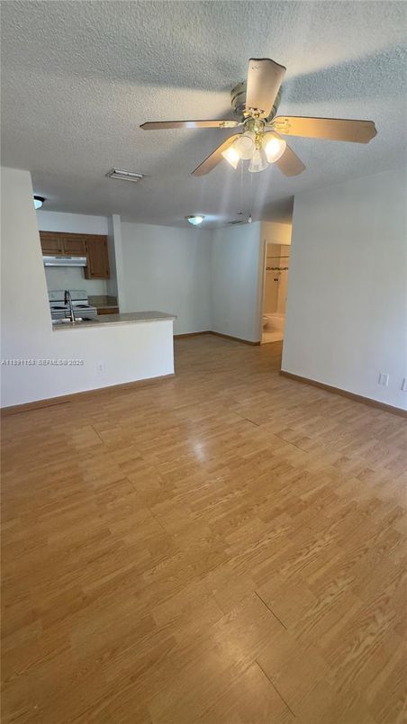 Empty room, Interior, Kitchen, Wood Texture Flooring
