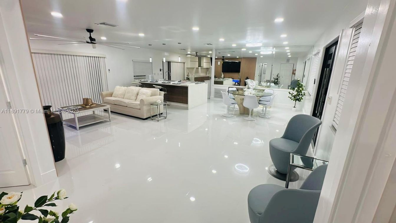 Dining room, Interior, Kitchen, Living room, Recessed Lighting