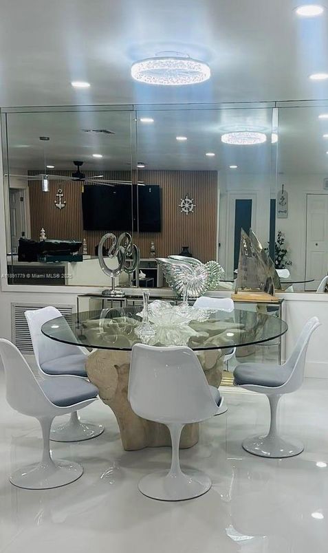 Dining room, Interior, Recessed Lighting