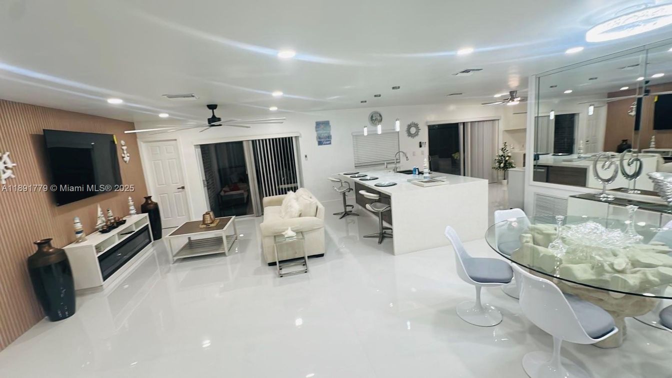 Dining room, Interior, Kitchen, Living room, Recessed Lighting