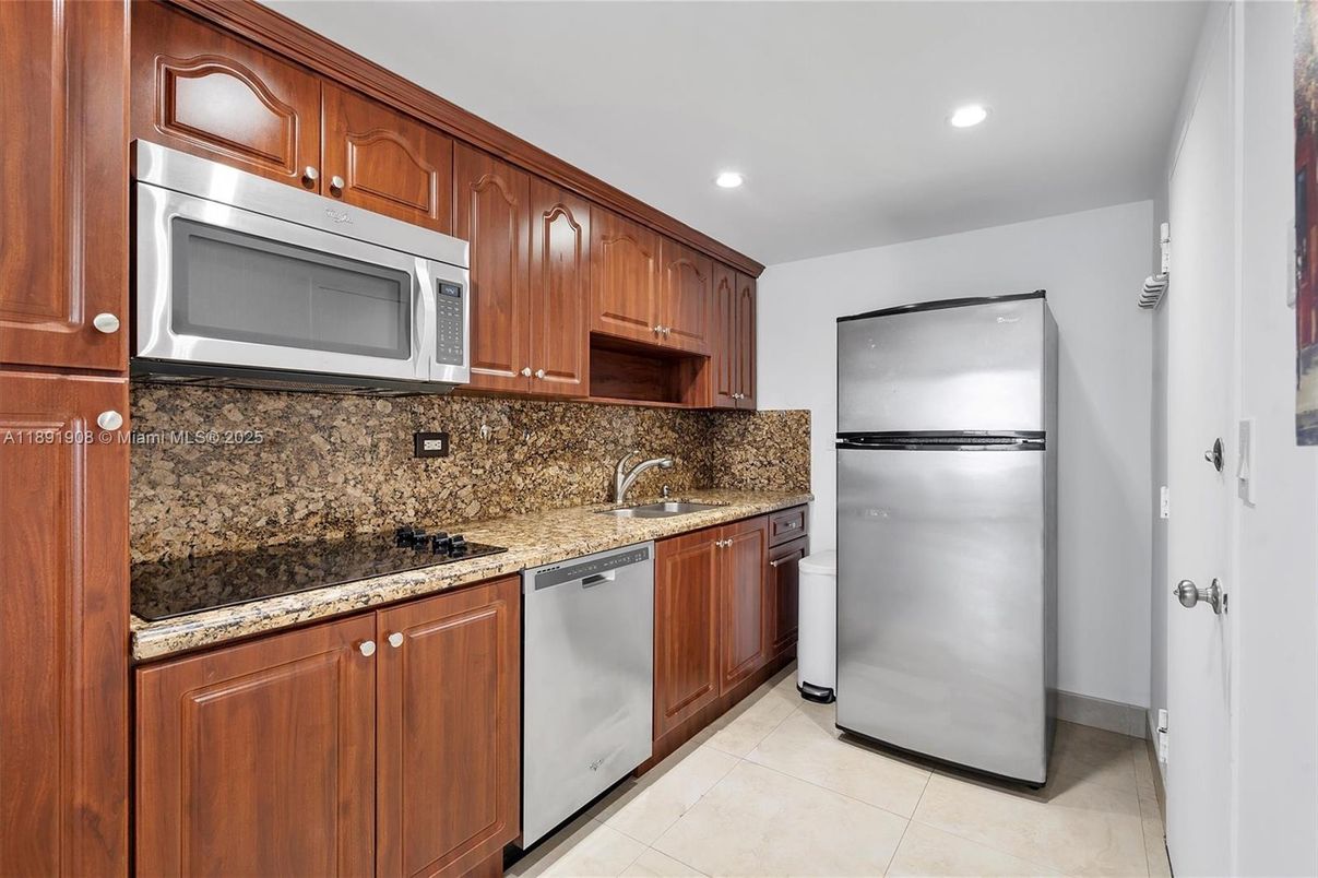 Interior, Kitchen, Recessed Lighting